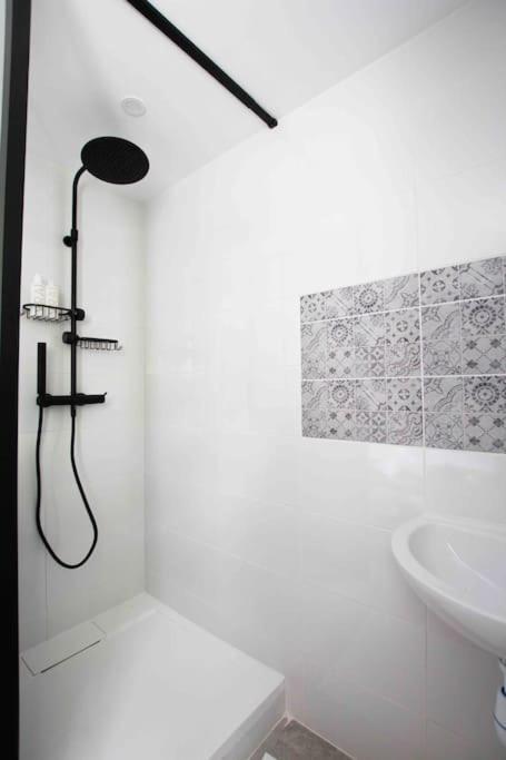 Apt T2 Neuf Terrasse Arlés Exterior foto